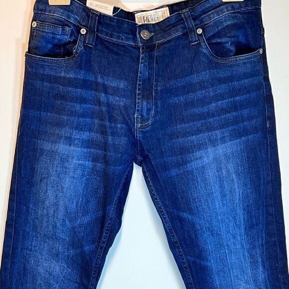 FREE PLANET Mens Dark Wash Whiskered Jeans with 2% Spandex 34/30 - Picture 2 of 7